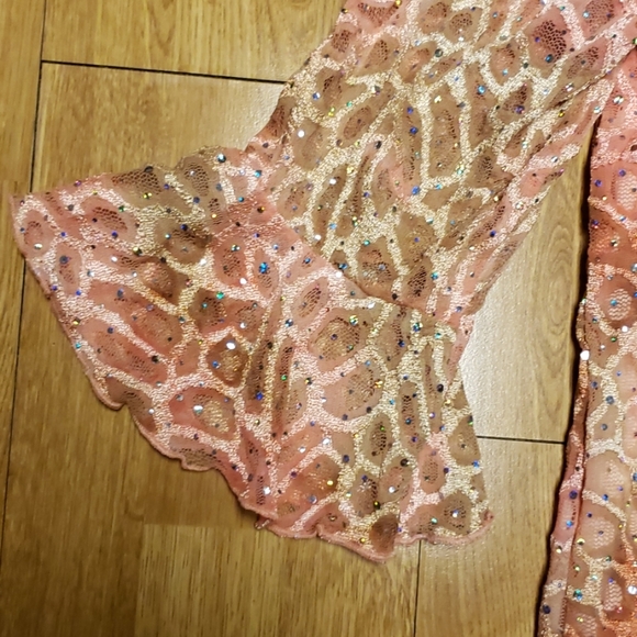 NWT 1X peach tan sparkle ruffle lace top - Picture 3 of 3